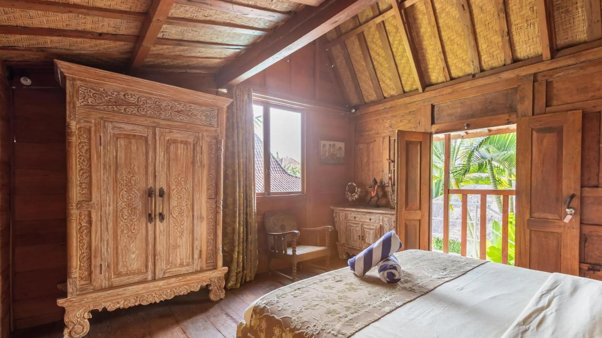 Villa Sukacita - Family Friendly 4Br Seminyak Eat Street 900M Walk To Beach 0*, سمينياك