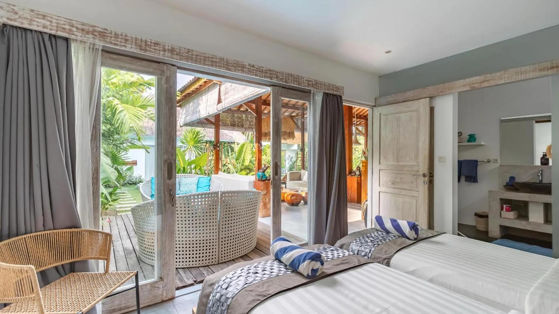 Villa Sukacita - Family Friendly 4Br Seminyak Eat Street 900M Walk To Beach 0*, Seminyak (Bali) Indonesia
