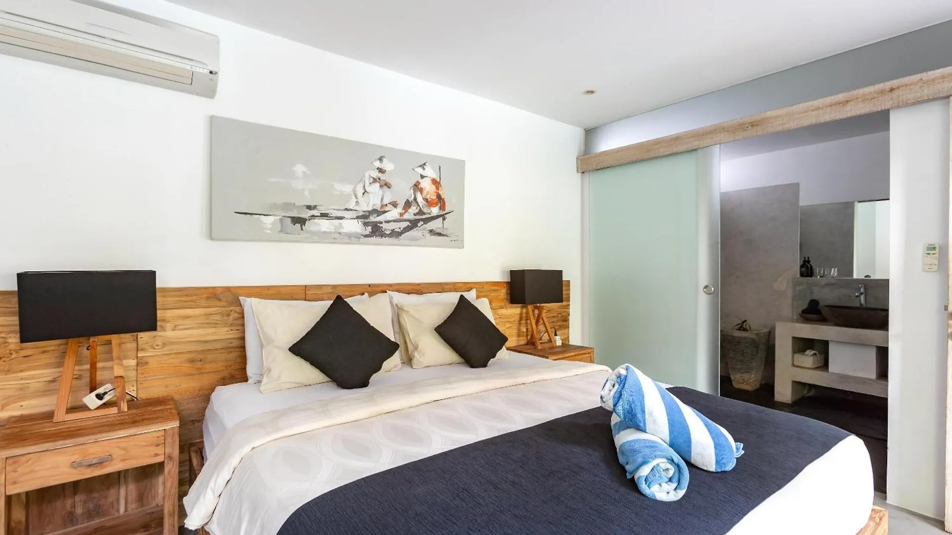 Villa Sukacita - Family Friendly 4Br Seminyak Eat Street 900M Walk To Beach  Seminyak (Bali)