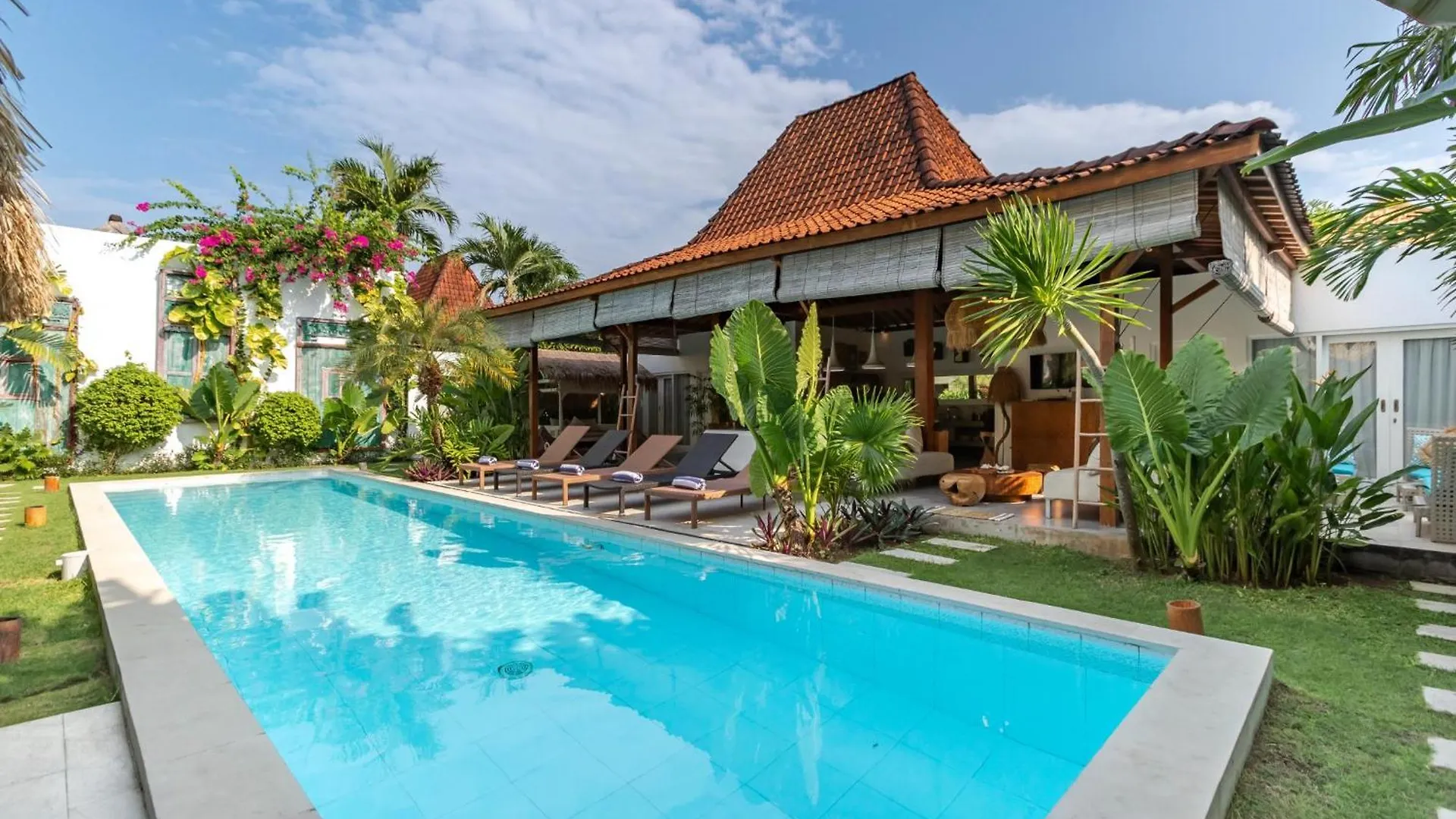 Villa Sukacita - Family Friendly 4Br Seminyak Eat Street 900M Walk To Beach 0*, Seminyak (Bali)