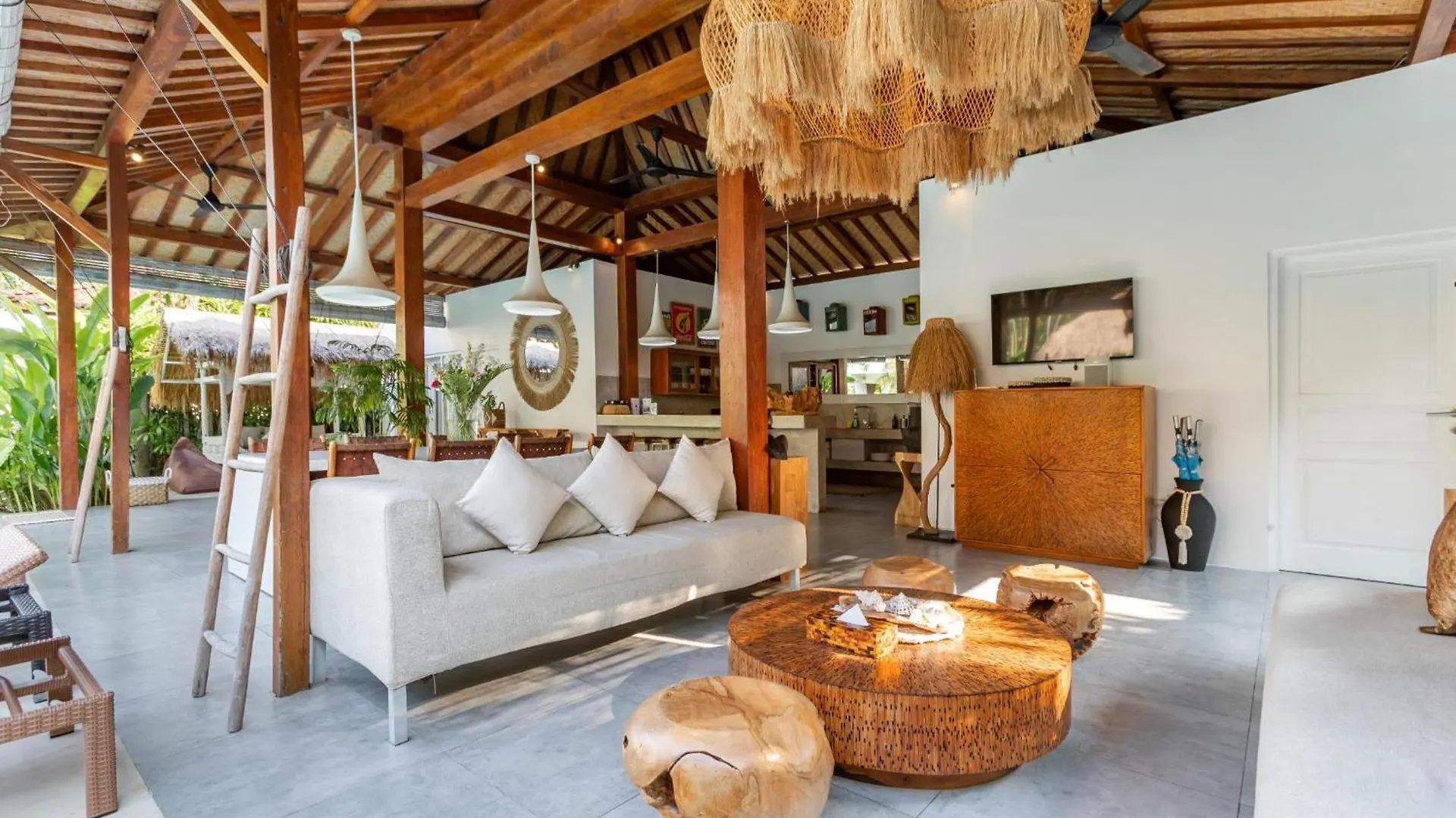 Villa Sukacita - Family Friendly 4Br Seminyak Eat Street 900M Walk To Beach Seminyak (Bali)